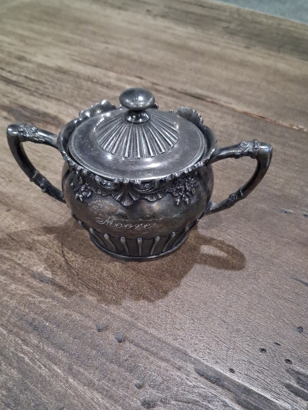 Antique Reed & Barton Solver Quadruple plated Covered Sugar Bowl